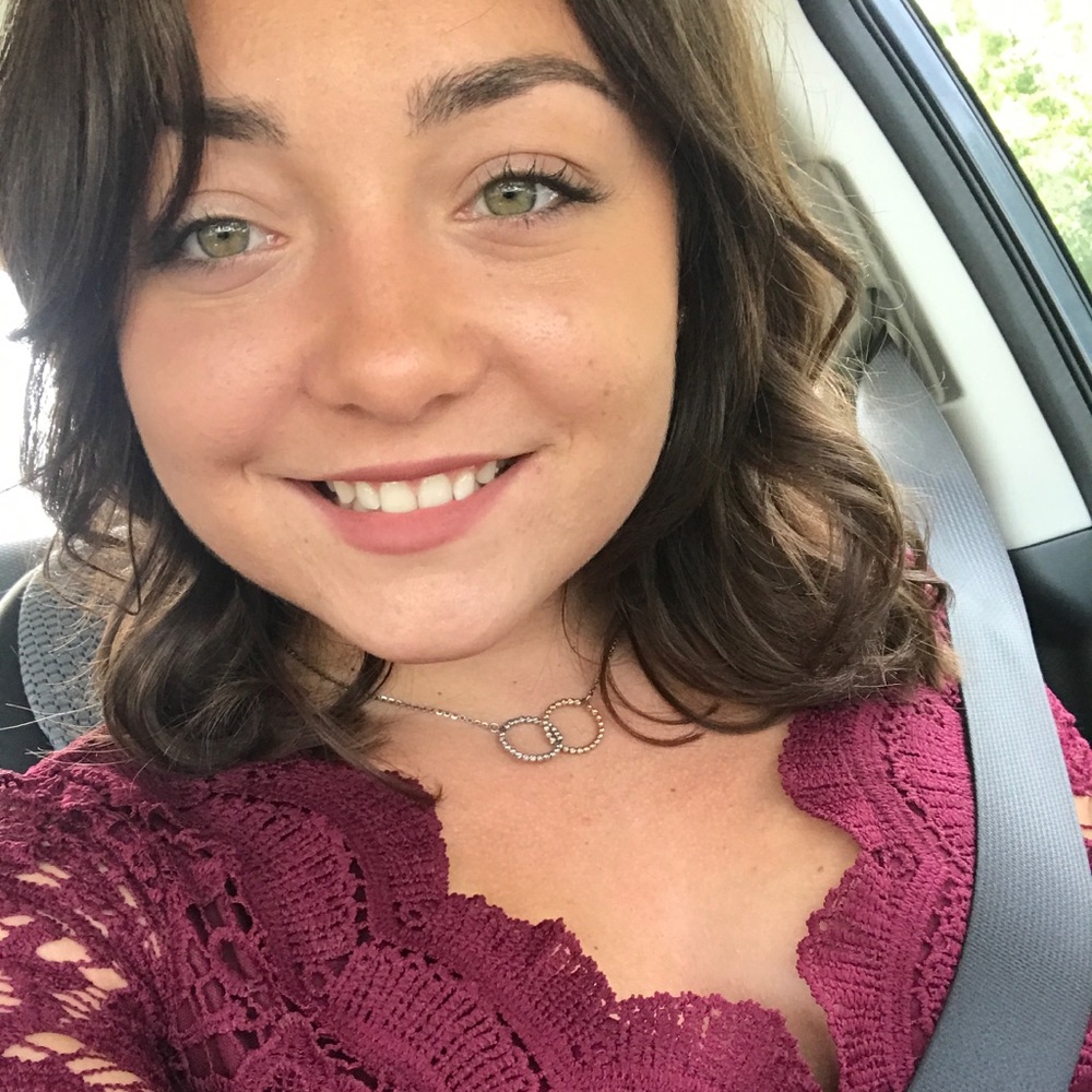 Meet your Posher, Danielle